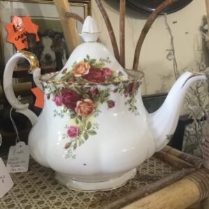 Old country rose teapot