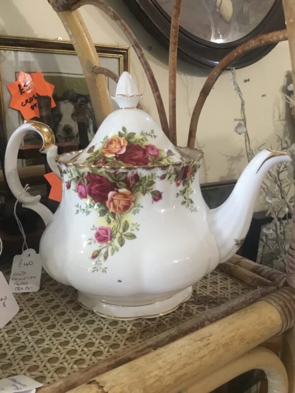 Old country rose teapot
