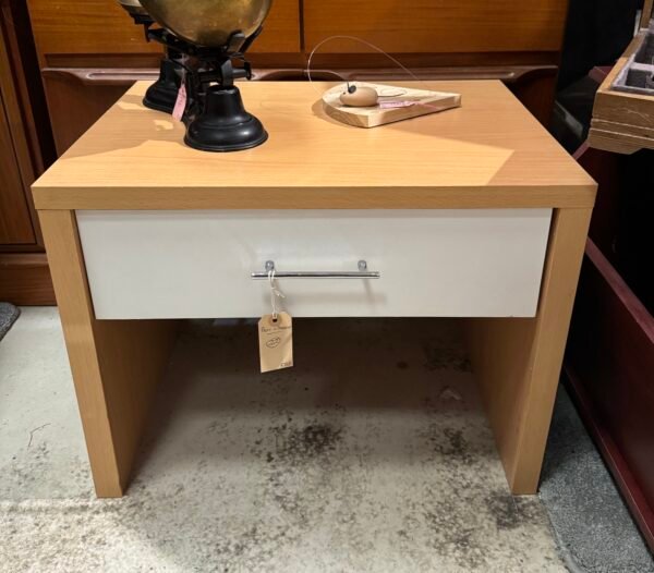 One drawer cabinet