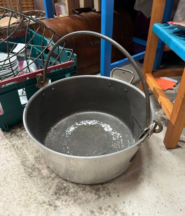 Metal pan