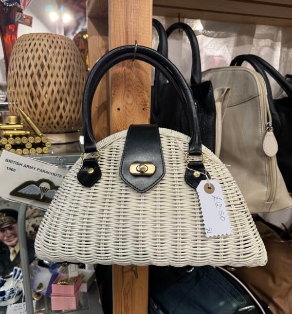 White woven hand bag