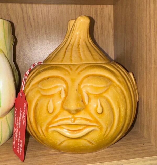 Crying onion face pot (Unique Pottery 1970’s)