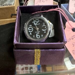 Boxed quartz stretchy ring watch
