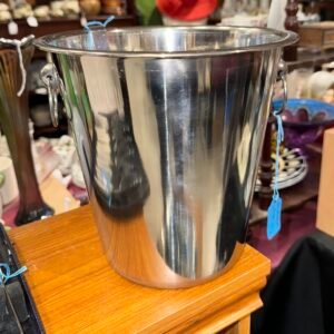 Ice bucket
