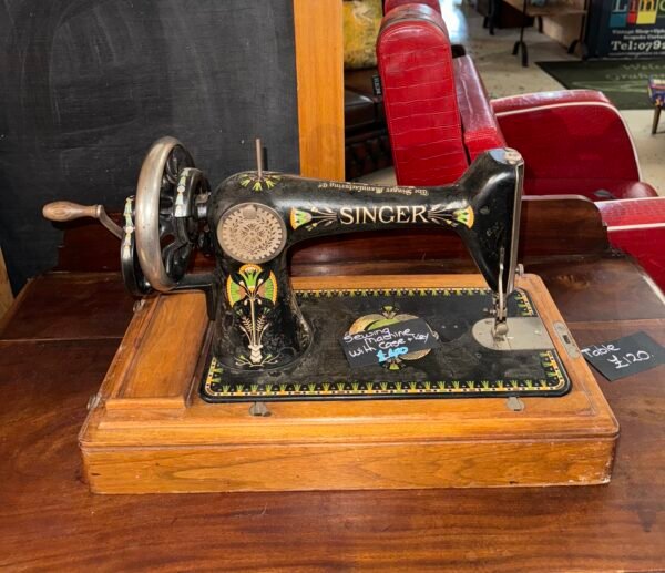 Singer sewing machine with case and key