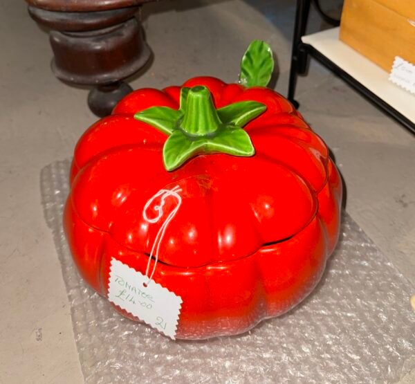 Tomato pot