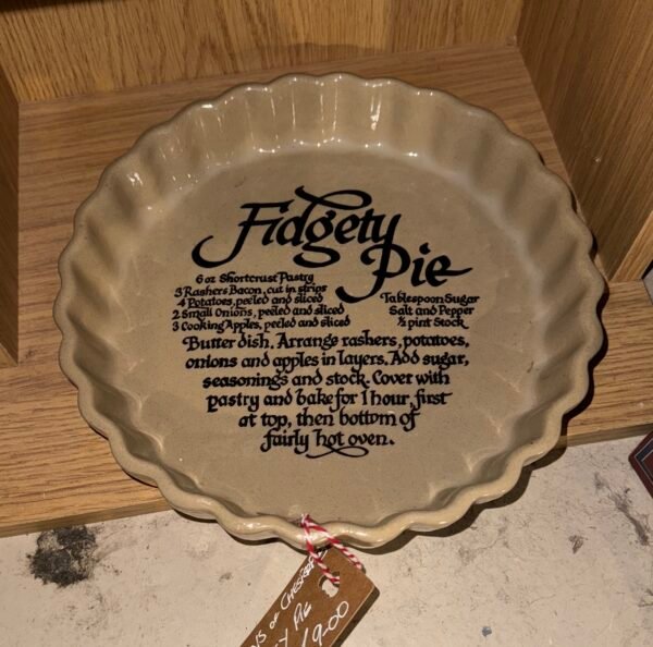 Pearsons of Chesterfield Fidgety Pie Dish