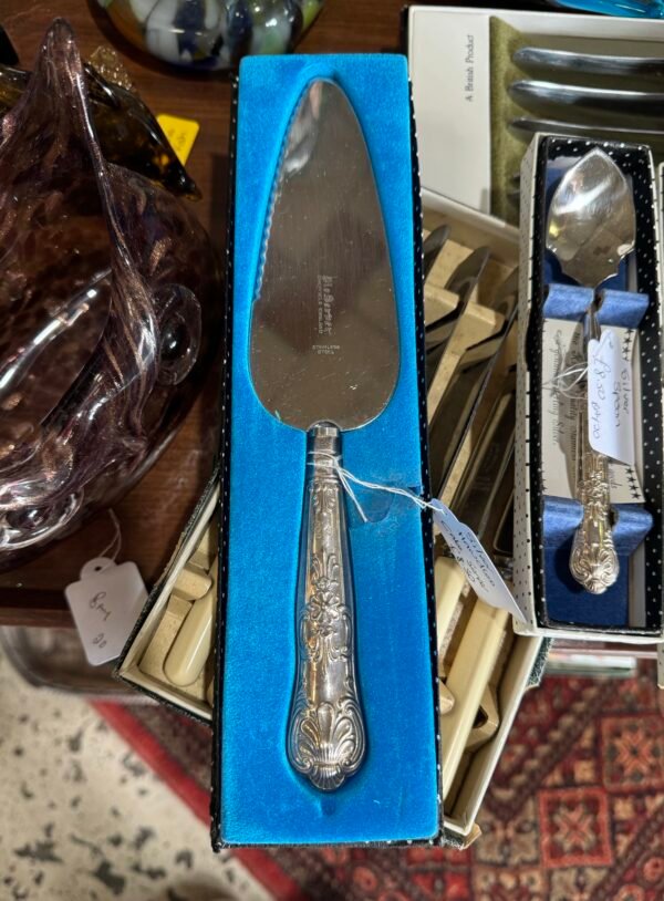 Silver handled cake server