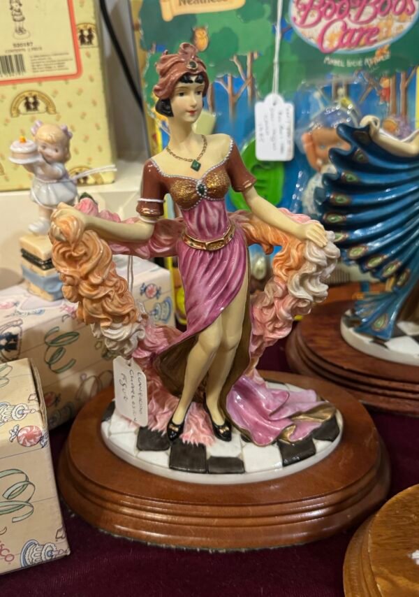 Leonardo Charleston figure