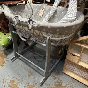 Moses basket and stand