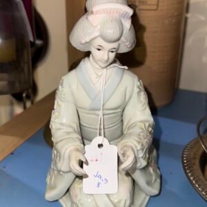 Vintage porcelain Geisha girl