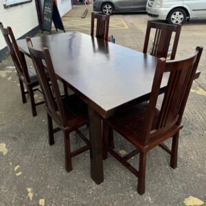 Table with 6 chairs