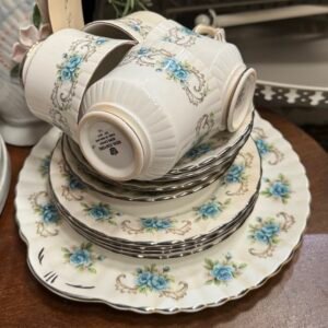 Tea set for 4