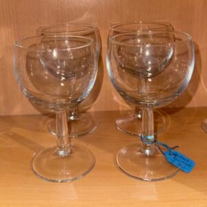 4 wine glasses