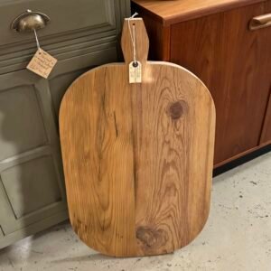 Extra large rounded chopping board