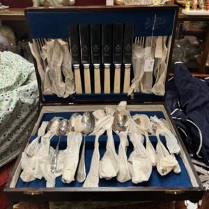Cased cutlery (1934)