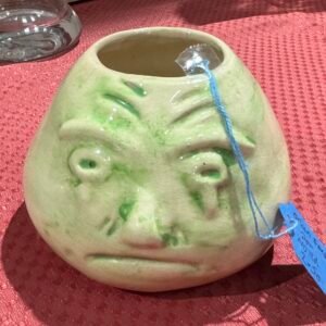 Onion face pot