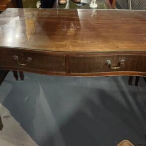 Reproduction Georgian Serpentine front side table in mahogany with glass top